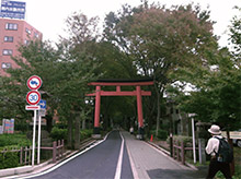 氷川神社参道入口